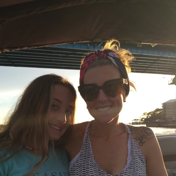 Meet your Posher, Nikki - Picture 3 of 4